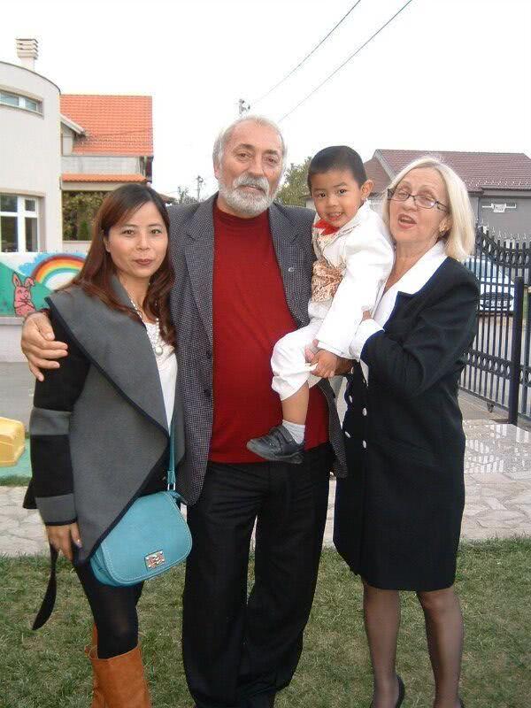 浙江农家女在塞尔维亚十年创业，经历了偷渡打工经商未婚生子