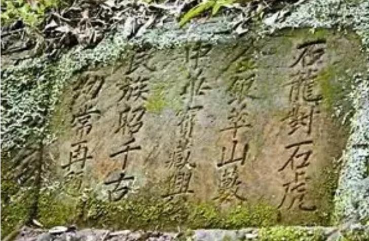 四川村民河里捡金子,村民江边捡到金锭抽干江水