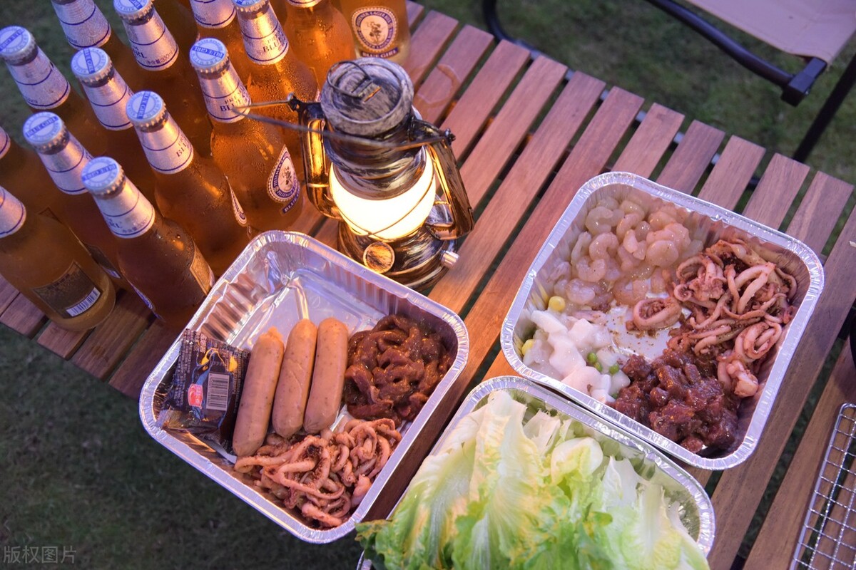 90后小伙创业开烧烤店第五十三天,小伙子开烧烤摊年入百万