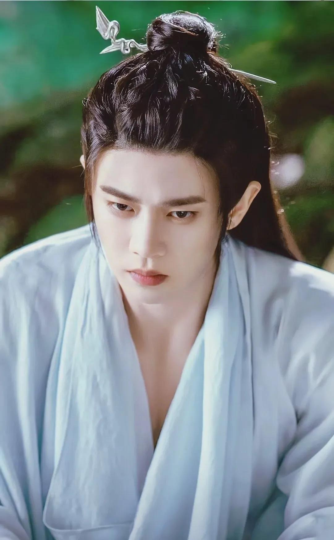 那些惊艳了时光的古装男,真正的古装美男无惧任何造型