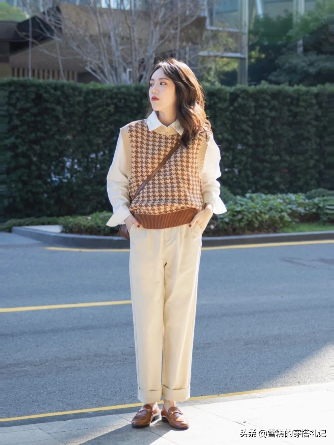 秋冬乐福鞋搭配裤子怎么穿,2023年乐福鞋搭配什么衣服最好看