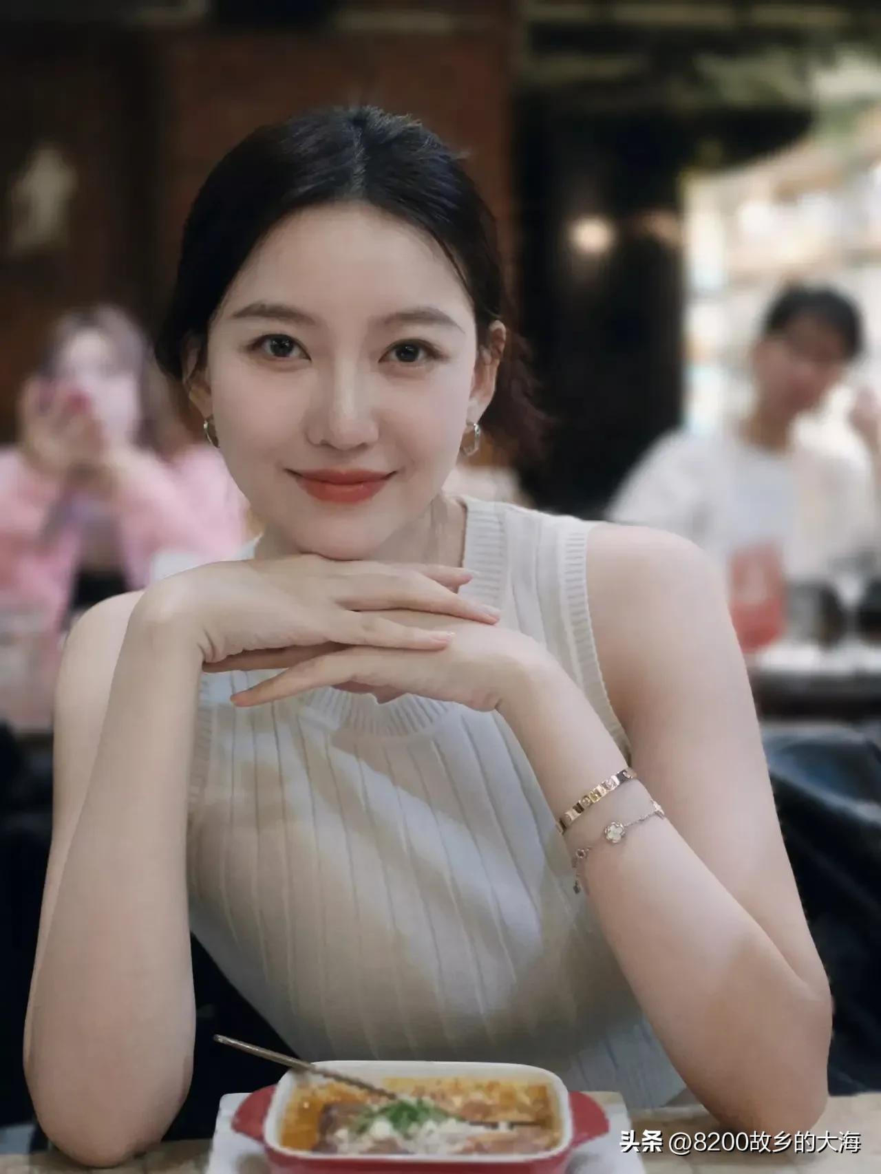 那年，下乡支教期间，我与热情奔放的农家嫂子碰出浪漫火花