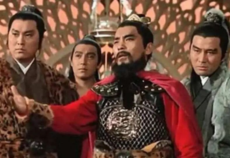 数次“站错队”，却依然逆袭的五代雄主