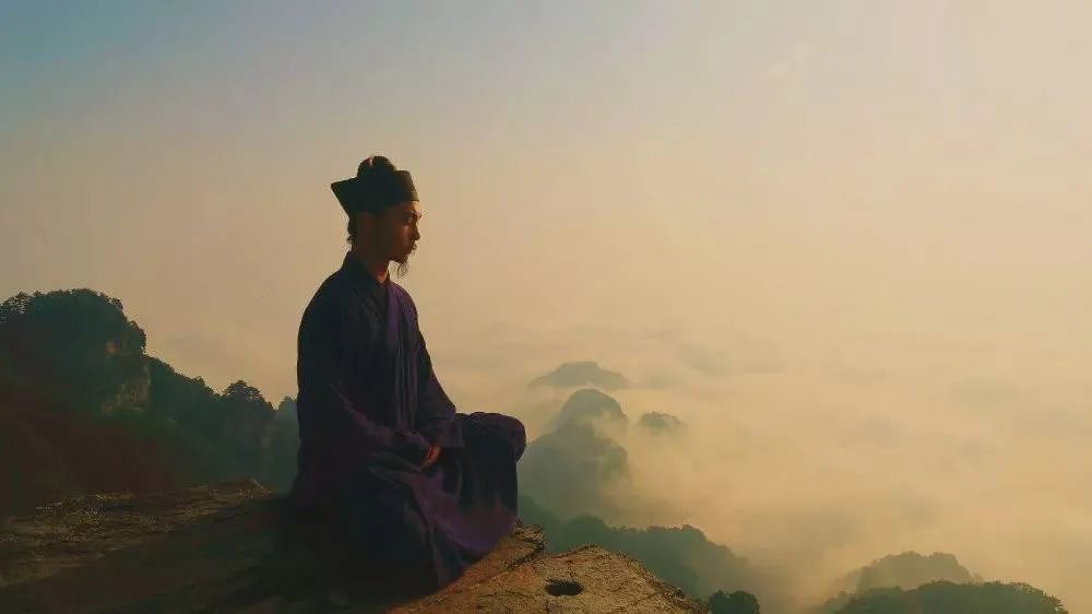 打坐强身，入定则始，职场的你有空“修炼”