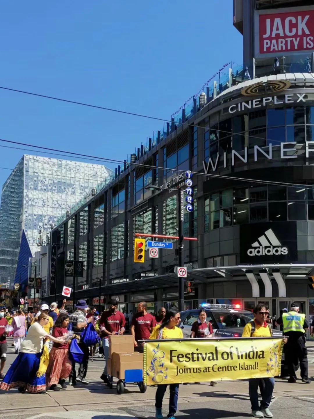 27岁楠妹在加拿大：花2万元读语言班，赚了十几万，圆了留学梦