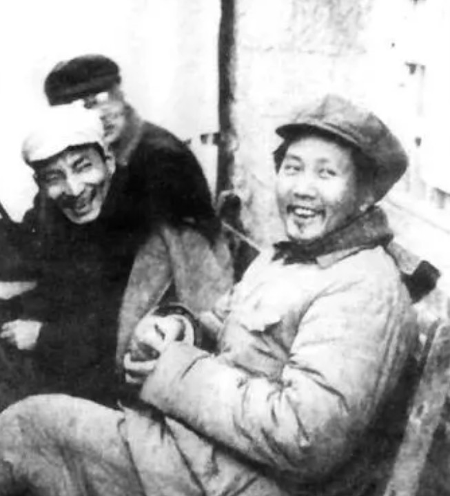 毛主席当年的小黄马，半夜突然嘶吼，主席听到后为何下令撤退？