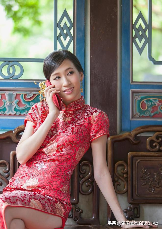 夏天的旗袍领子大了怎么收,立领旗袍脖子热怎么办