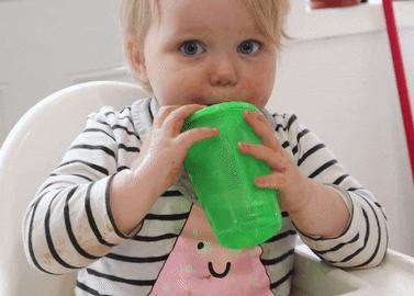 孩子不愿意喝水心理开导,孩子不愿喝水不尿怎么办