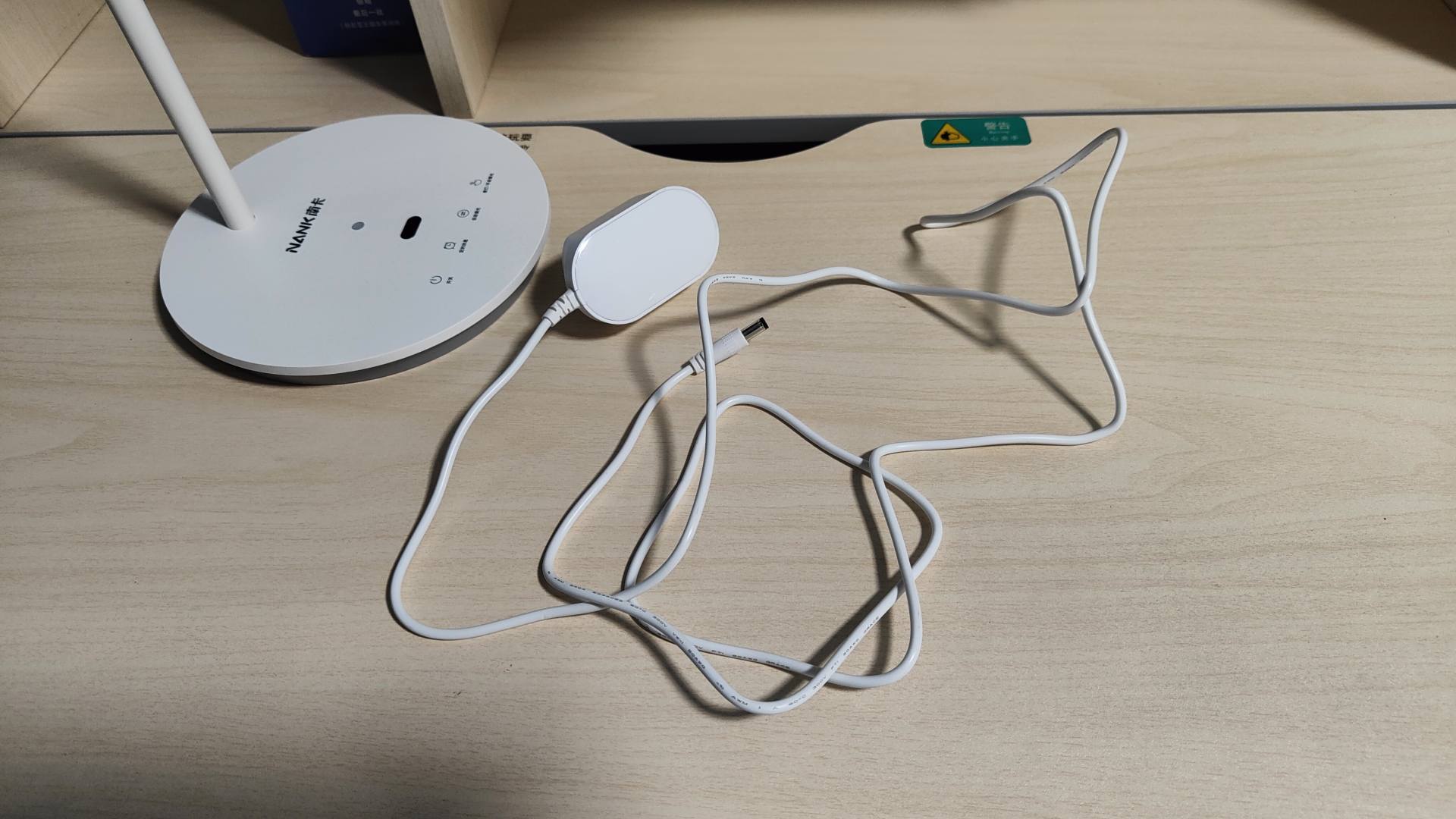 南卡护眼台灯深度测评，还原晨读光、智能调亮度，卖到断货