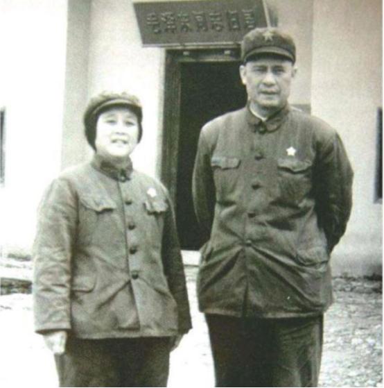 张铚秀找陈毅报到，请求尽快分配工作，陈毅：我还是个空军司令呢