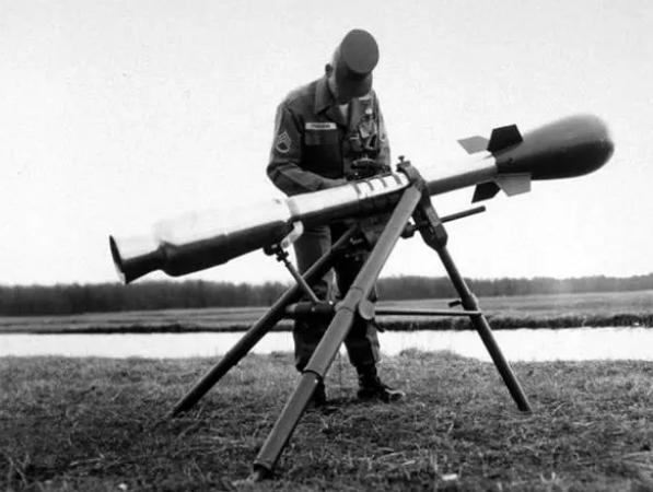 世界最小的像手雷一样的核弹,世界上最强的核弹铜弹