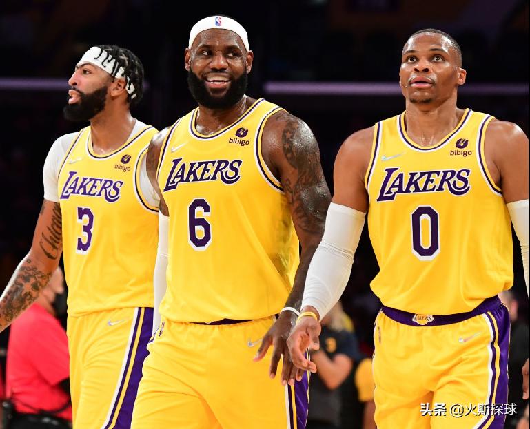 上赛季五位18+7+7的球员之一，美媒为威少鸣不平，期待新赛季