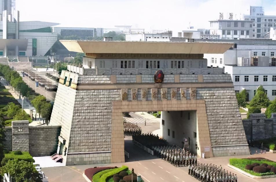 拿着国民*党**的钱，为*产党共**招兵买马，红色特工郭汝瑰到底有多牛？