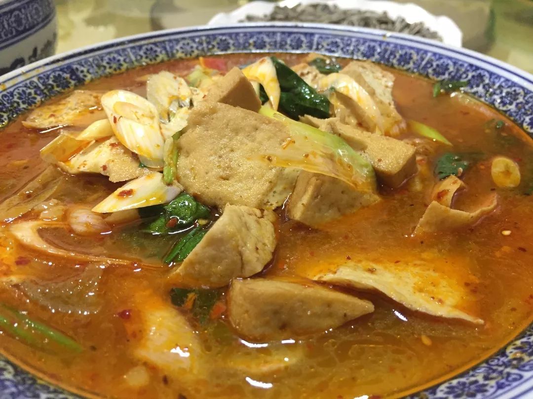 吃到嗓子眼的牛肉面,吃到嗓子眼的榴莲自助