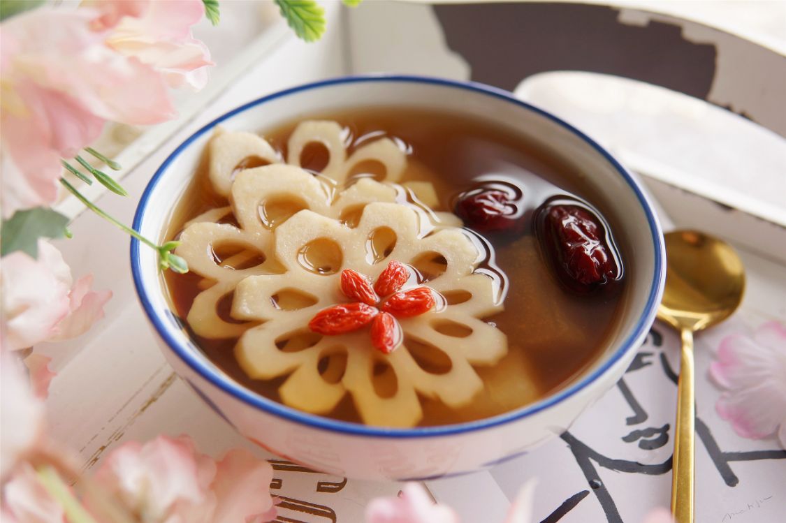 春天天气干燥煲什么汤可以滋润,冬天滋润营养又去燥的5道汤