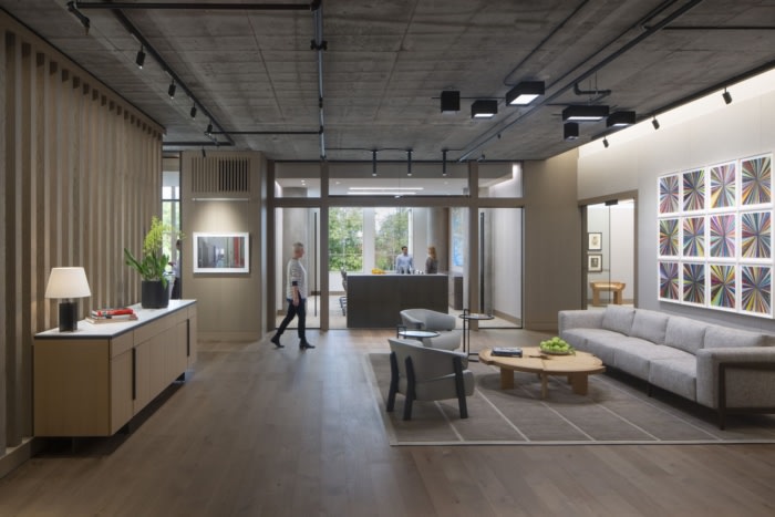 简约风格办公走廊空间灯光描述,大面积办公室装潢施工现代风