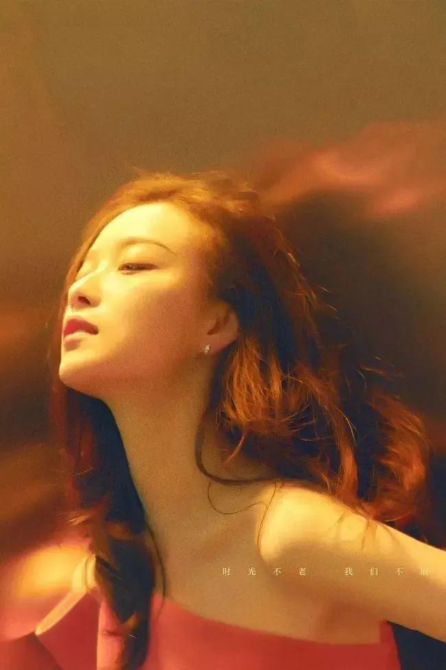 刘亦菲宋轶蓝色礼服,刘亦菲和宋轶谁更美