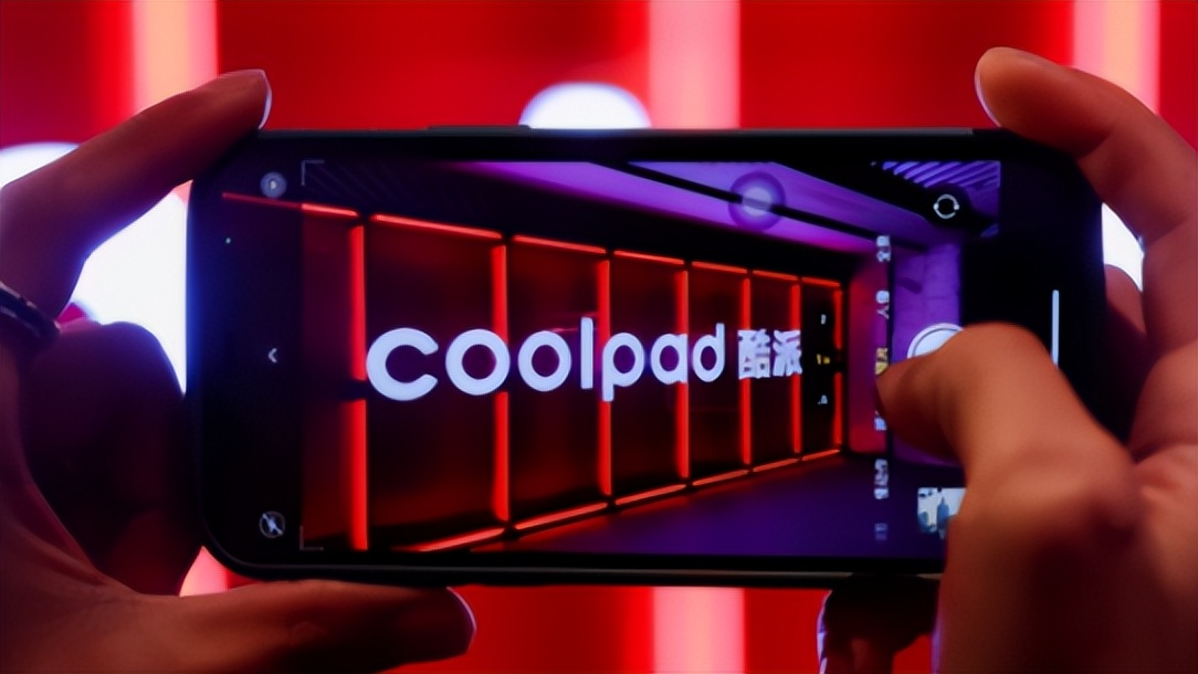 单一个微信就占50G！如何解决手机内存的焦虑？只能清数据？