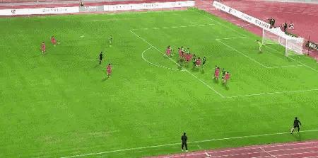 山东泰山靠一粒点球战胜对手,泰山队首秀失利超级杯登顶