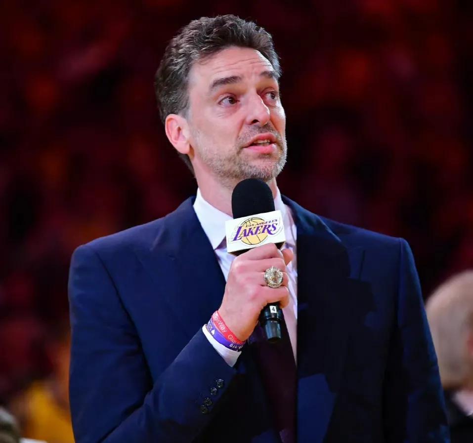 加索尔湖人球衣退役瓦妮莎,湖人队退役大加索尔球衣