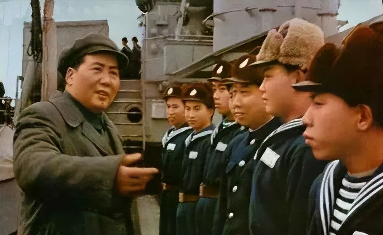 起义将领嫌解放军文化低不肯配合，毛主席问：你们是国民*党**员吧？