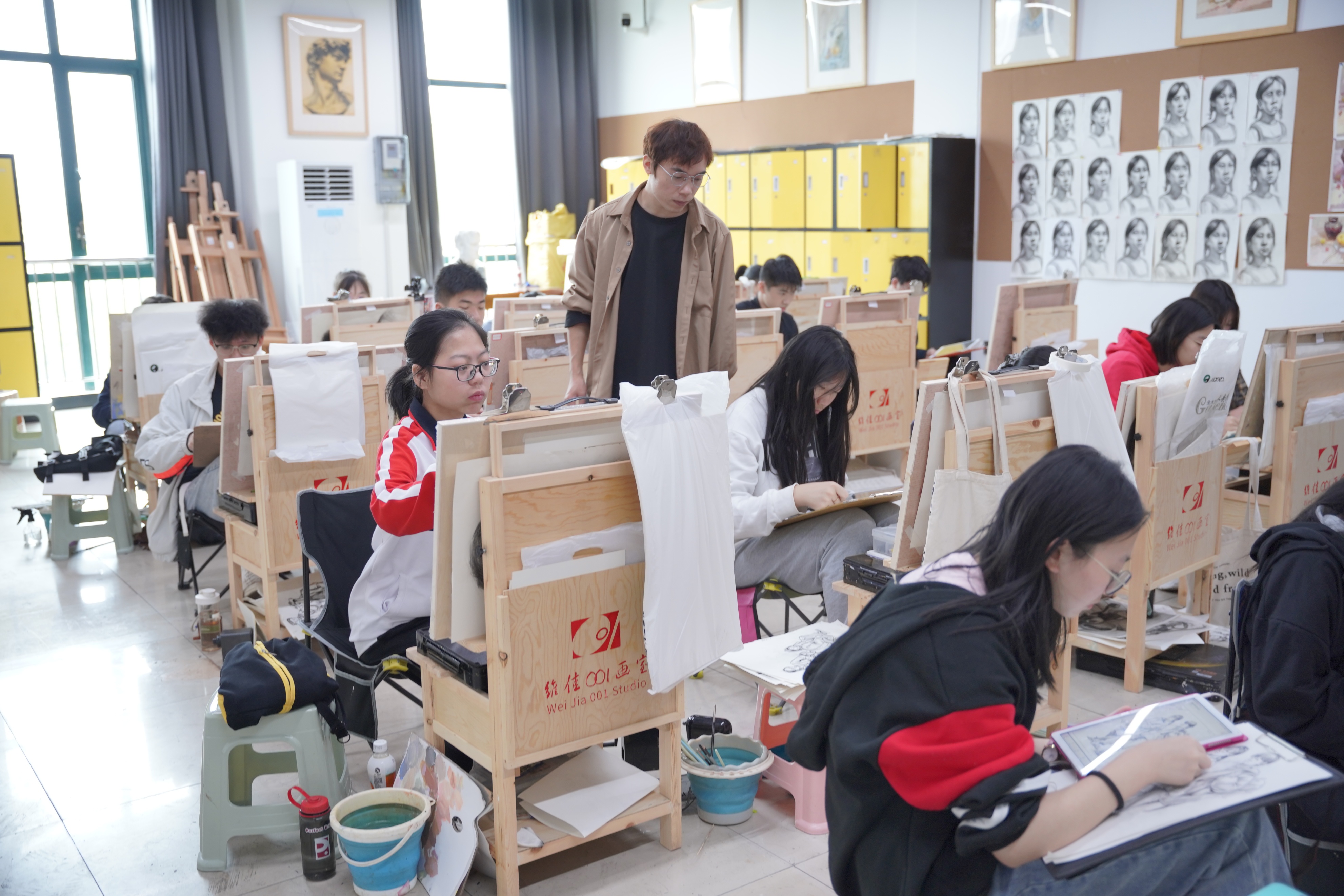 维佳001画室学费,维佳001画室招聘