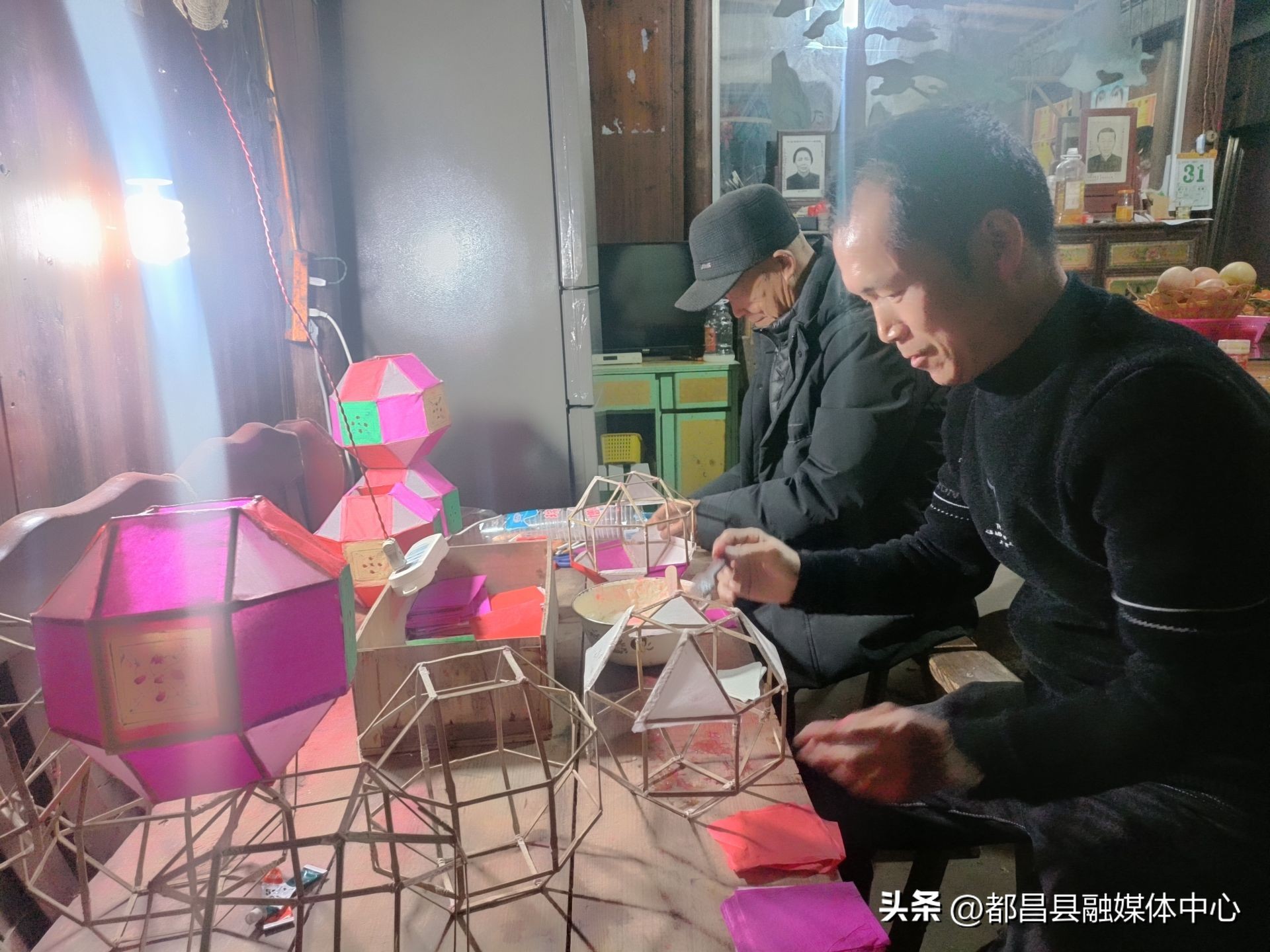 庆元旦迎新年手工花灯制作,花灯手工制作竹篾和花灯纸