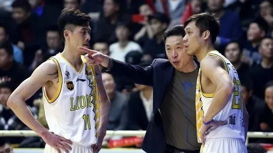 又拿下总冠军！40岁单场25分！真是中国第一摇摆人