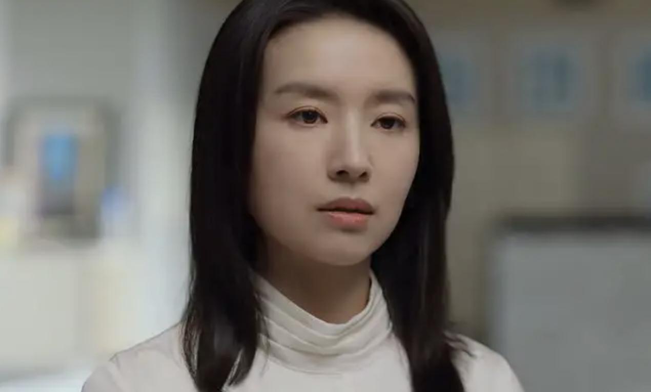 素颜是灾难，化妆是整容，这9位女明星的真实颜值，前后反差巨大