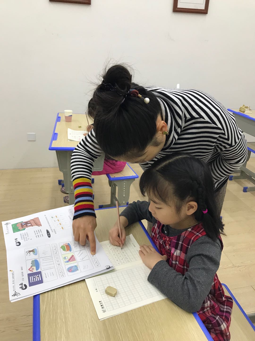 怎么能让孩子快速识字2500个,如何快速提升4岁孩子识字量