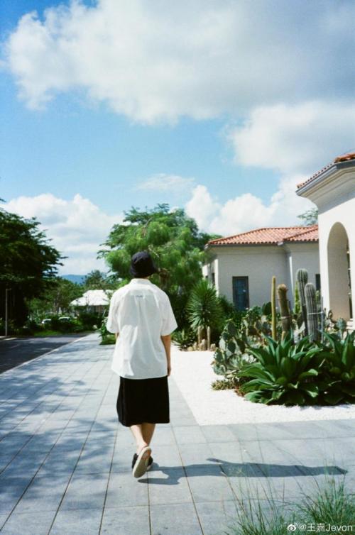 王嘉高清大图写真,王嘉拍照