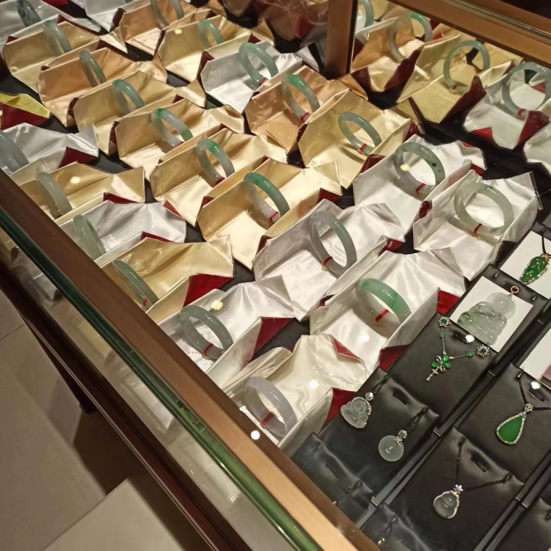 手镯不容易变形买哪种的好点,手镯买的太小戴不进去怎么办