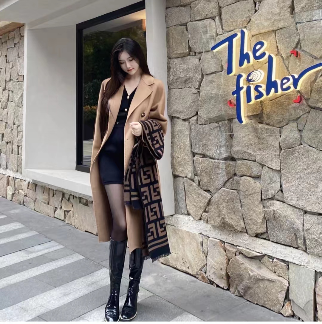 男卡其色上衣配什么颜色下装好看,卡其色里面搭配什么颜色好看