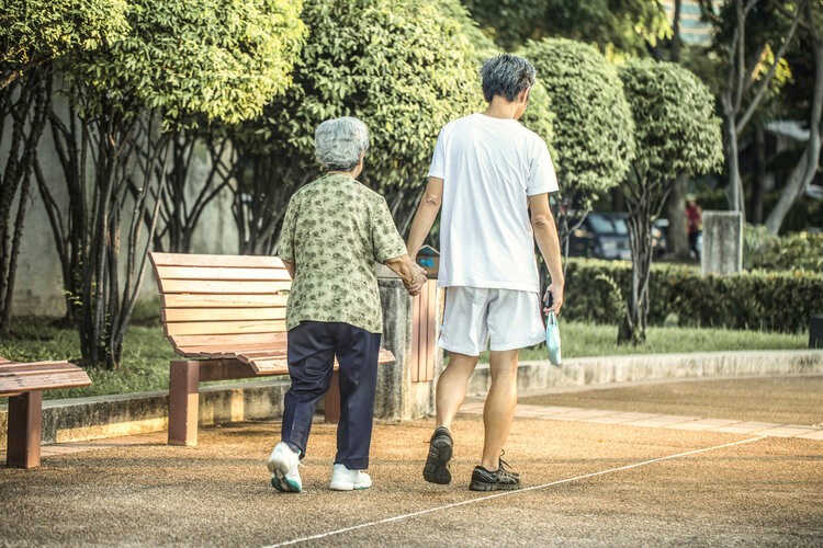 老年人还可以拥有幸福生活,老年人适合恩爱吗