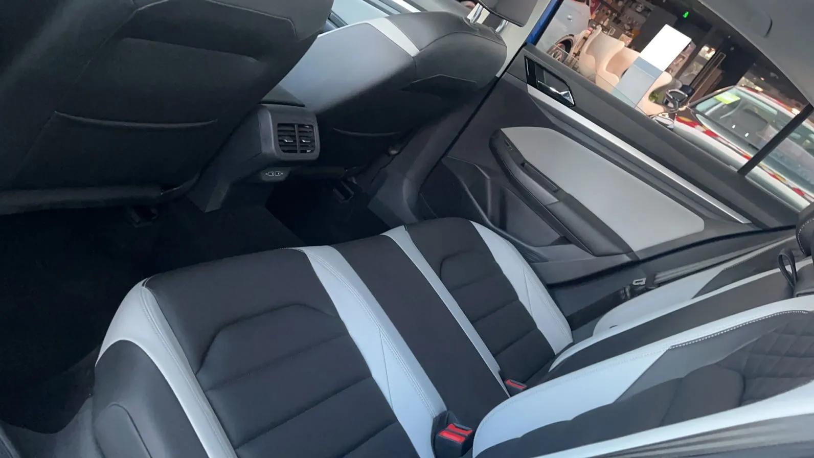 经济又实用的家庭轿车,最适合家庭代步商务的轿车