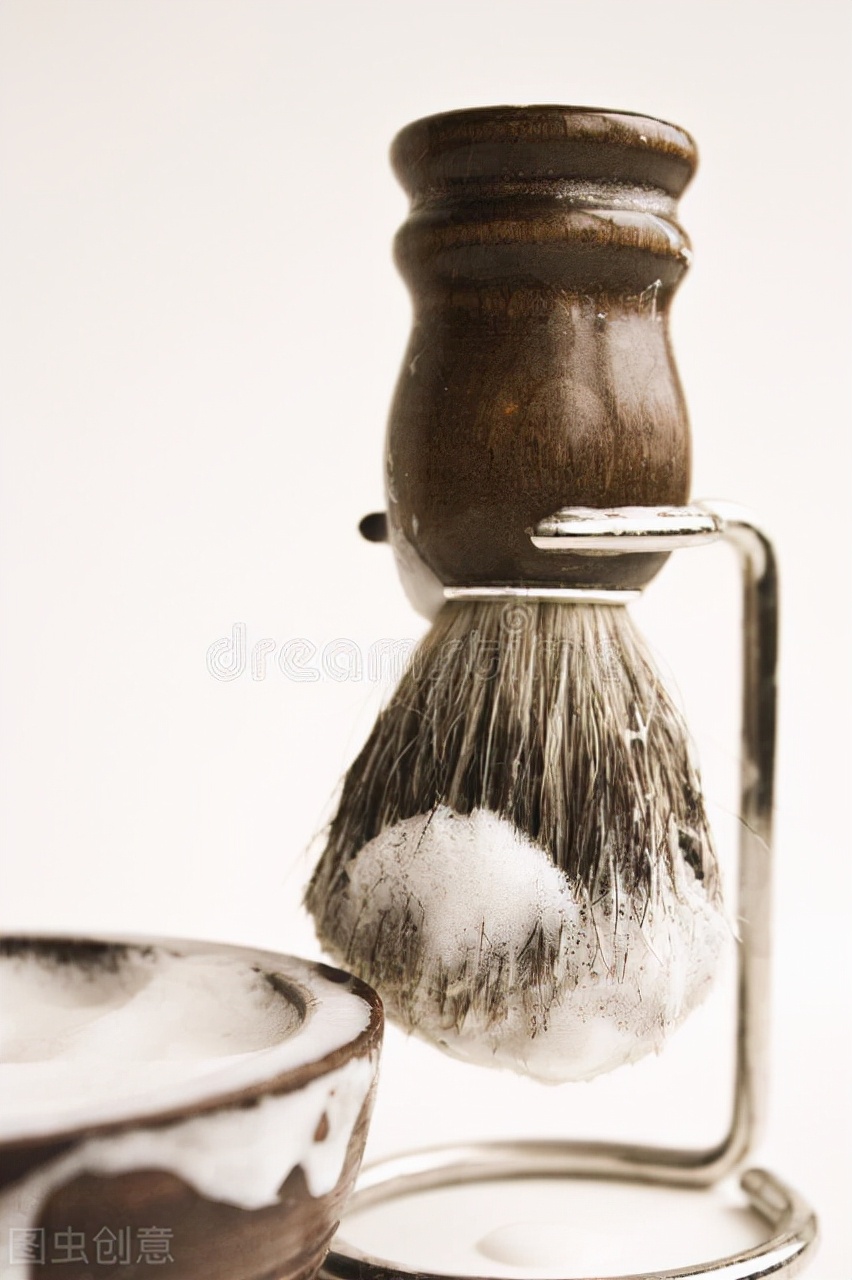 刮胡子感觉火辣辣疼为什么,为什么刮胡子脸会痛