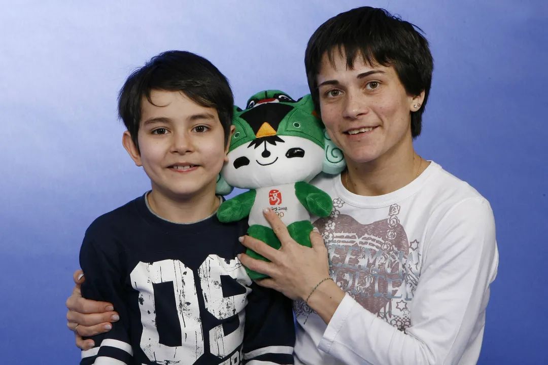 在这路遥马急的人间下一句是什么,在路遥马急的人间真的有人爱你吗