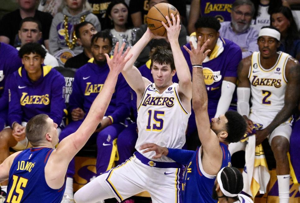 和哈登说再见，无视杰伦布朗，还要挖角湖人！最不讲理球队诞生