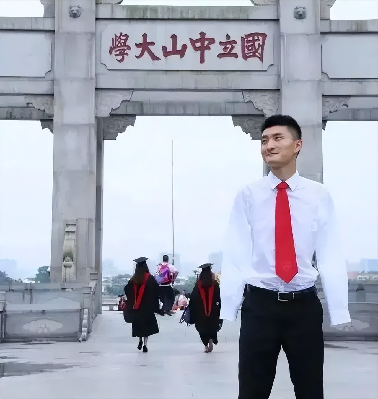 无臂学霸杨孟衡完整版,无臂学霸杨孟衡考上大学的差距