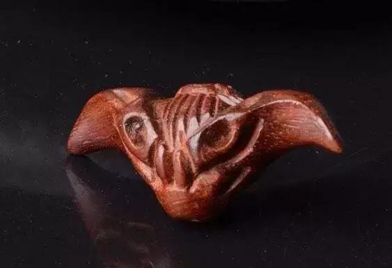 佛手雕件的寓意和象征,翡翠常见的雕件及寓意