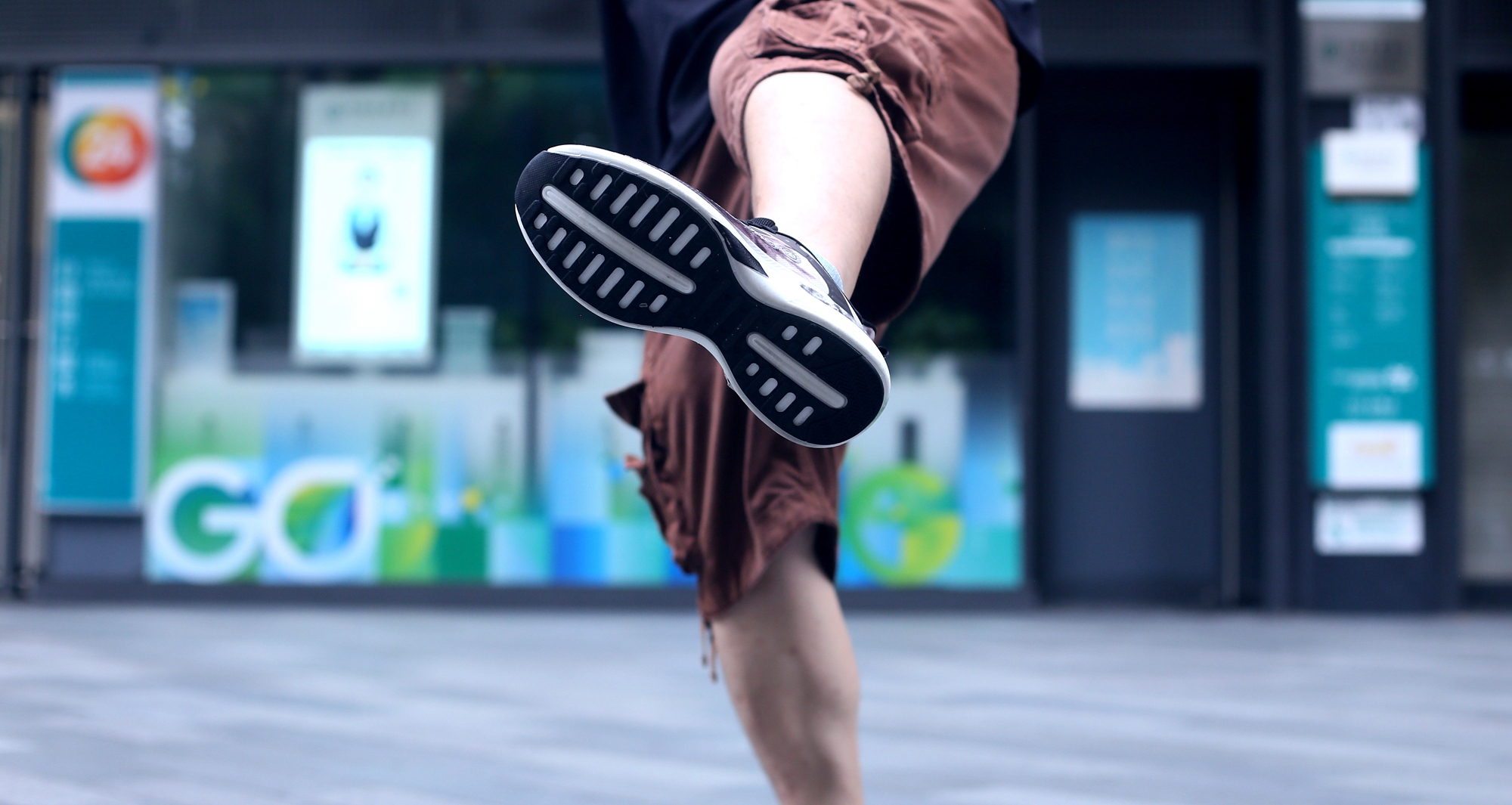 鞋子加智能芯片会有什么体验？坲洛一奥智能跑鞋