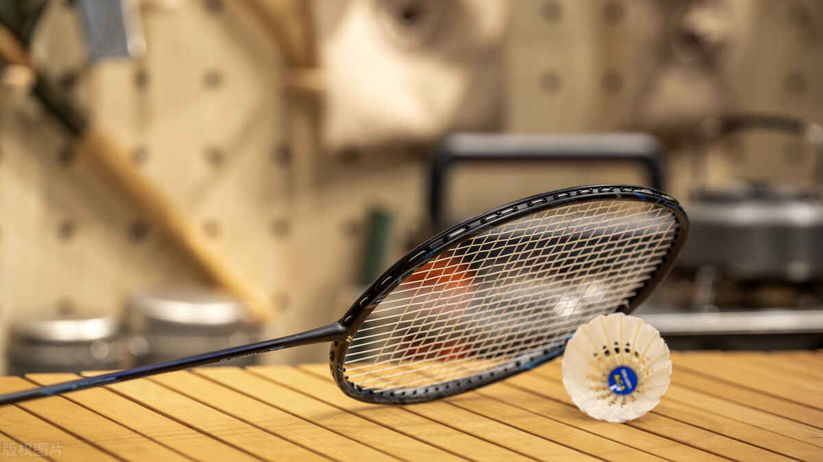 什么牌子的羽毛球拍是最好的,哪些品牌的羽毛球拍比较好