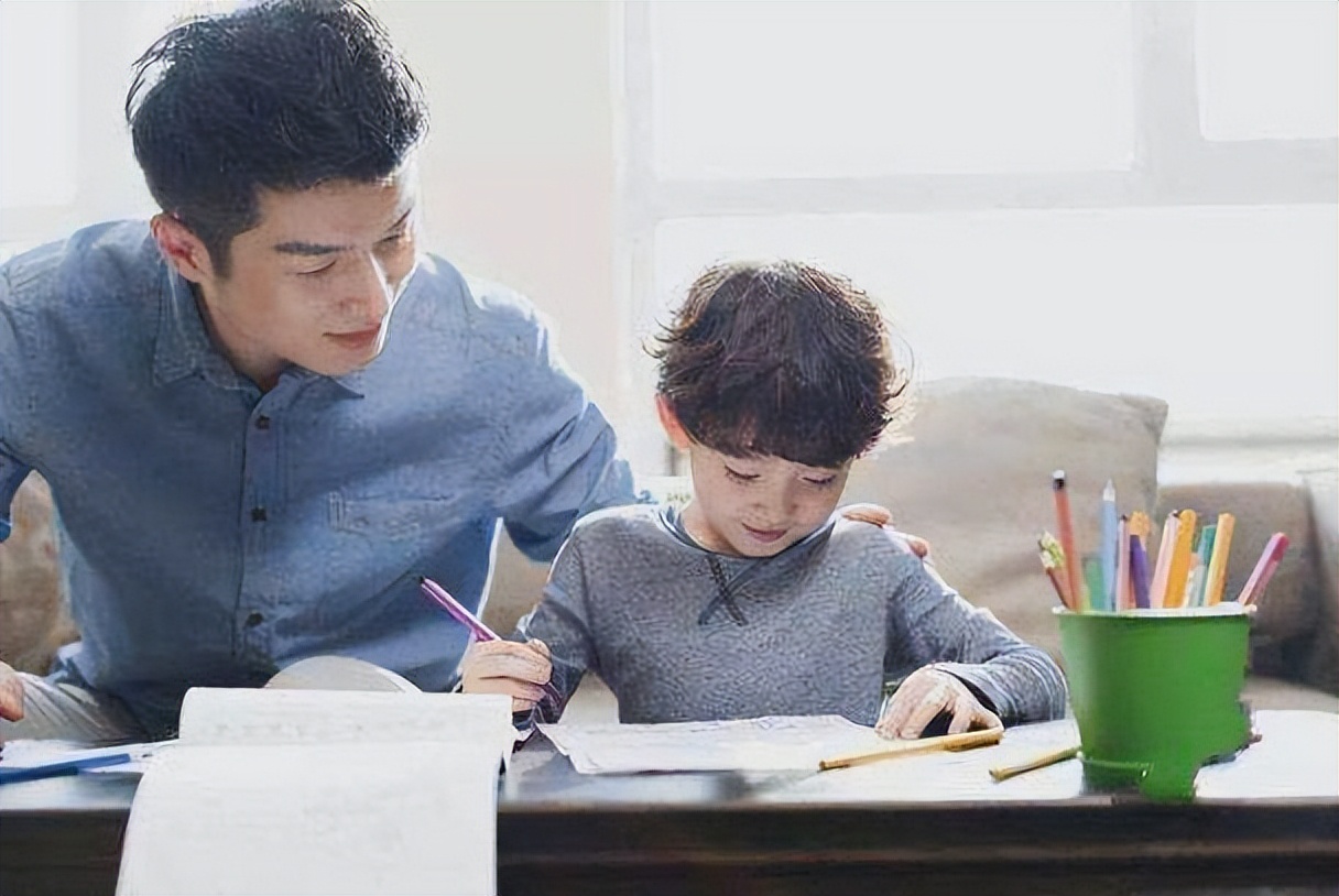 专注力抗干扰性差上课分心走神,孩子专注力差做事分心走神不集中