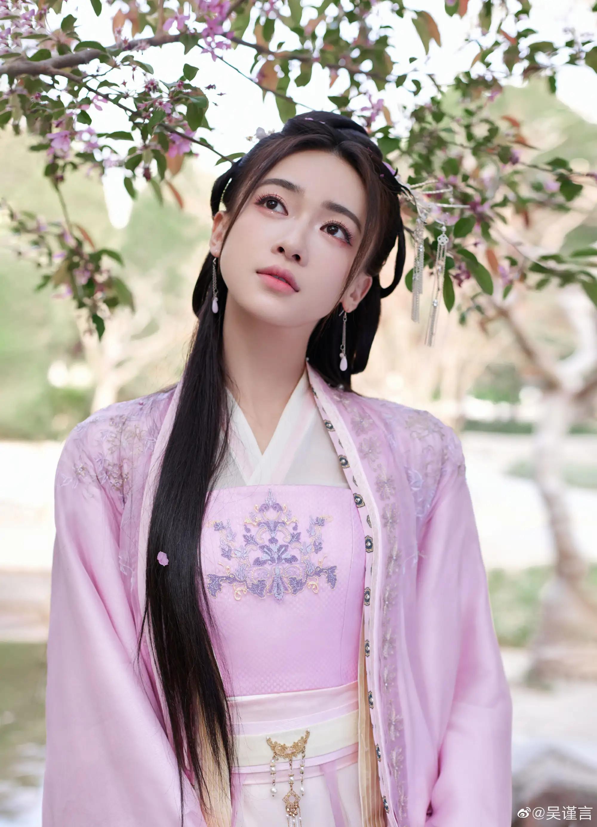 吴谨言汉服开封,吴谨言古装图推荐