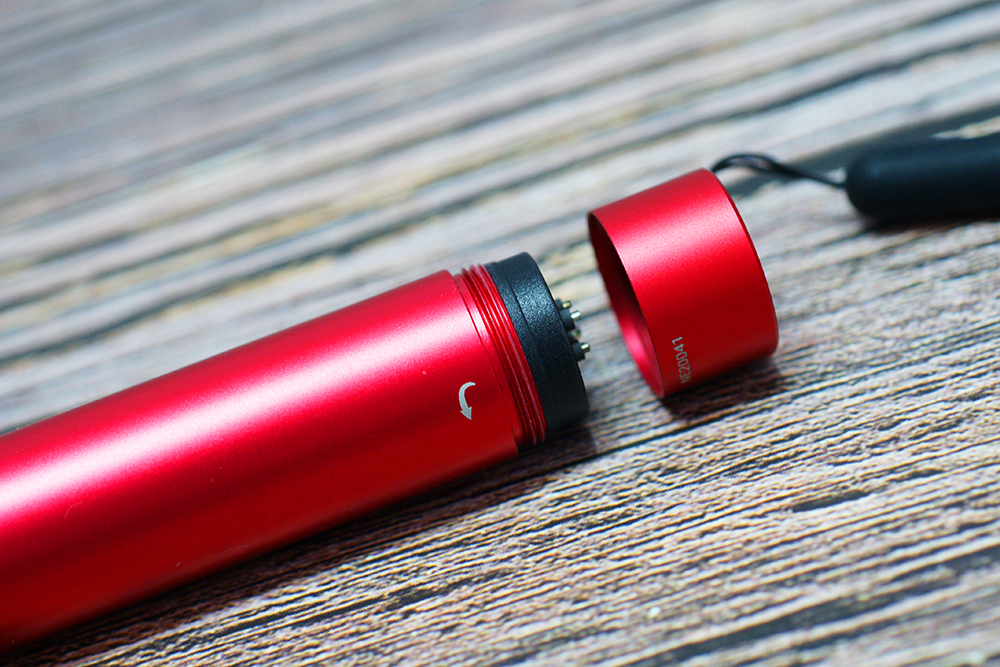 纳拓雷电电弧防身手电筒拆解,纳拓电弧防身手电电压多少