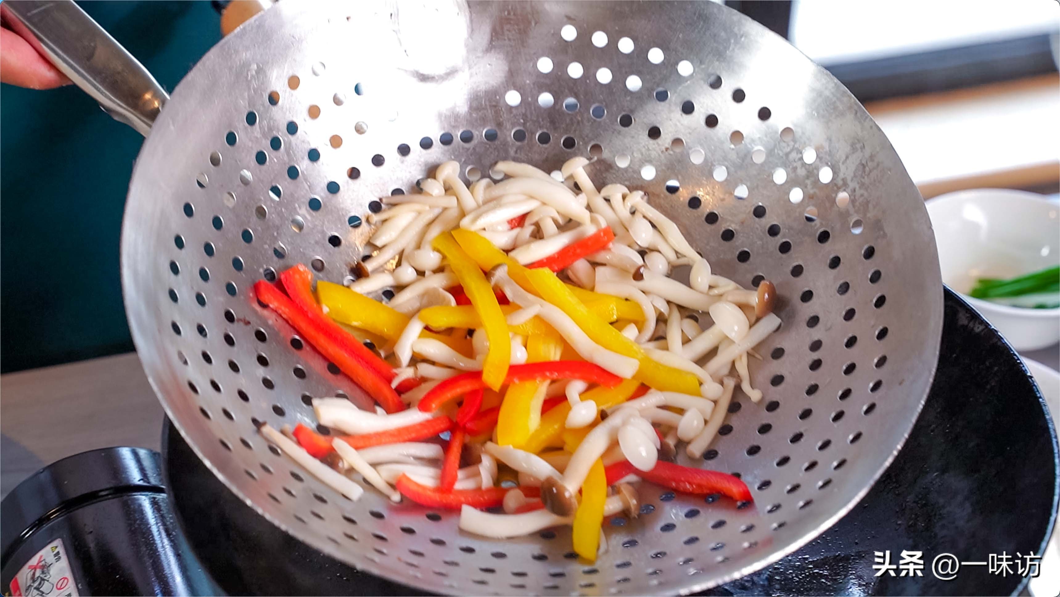 白玉菇炒肉好还是炒虾好呢,白玉菇大虾怎么做好吃