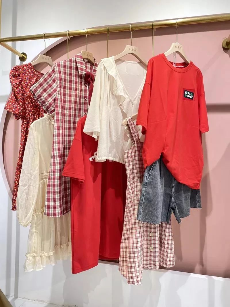 乐町女装最新款裙子,秋冬季新款连衣裙乐町