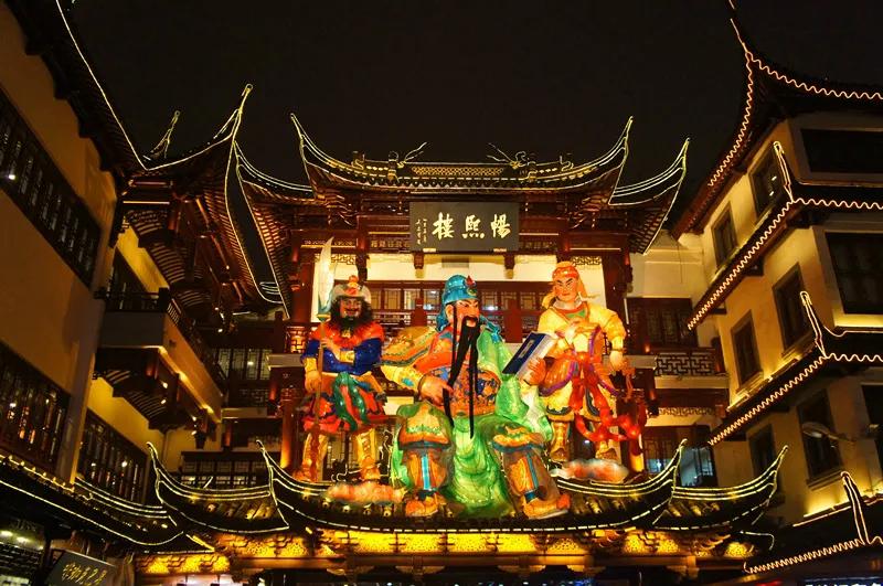 上海十大人气景点有外滩、南京步行街、上海迪士尼乐园…