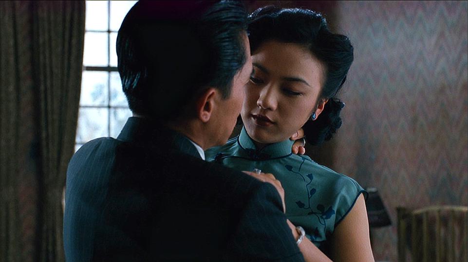 揭秘娱乐圈乱象的女艺人,娱乐圈中被骗得最惨的女明星