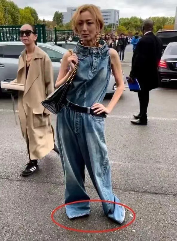 周杰伦时装秀状态,周杰伦巴黎时装周看秀造型